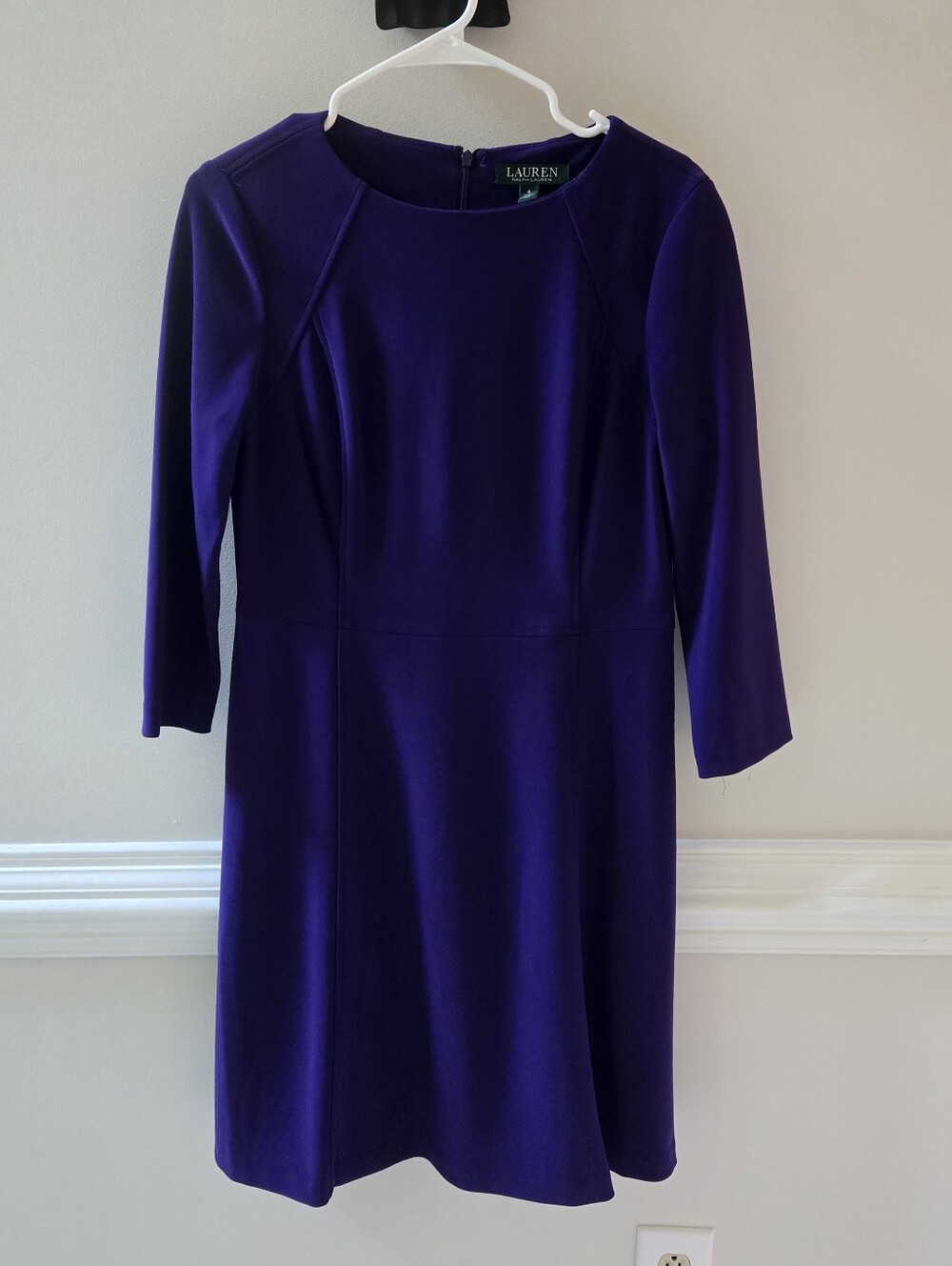 Lauren Ralph Lauren Purple fitted Sheath dress 3/4 sleeve Size 6